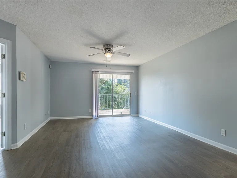 120 Harbison Dr — Photo 5