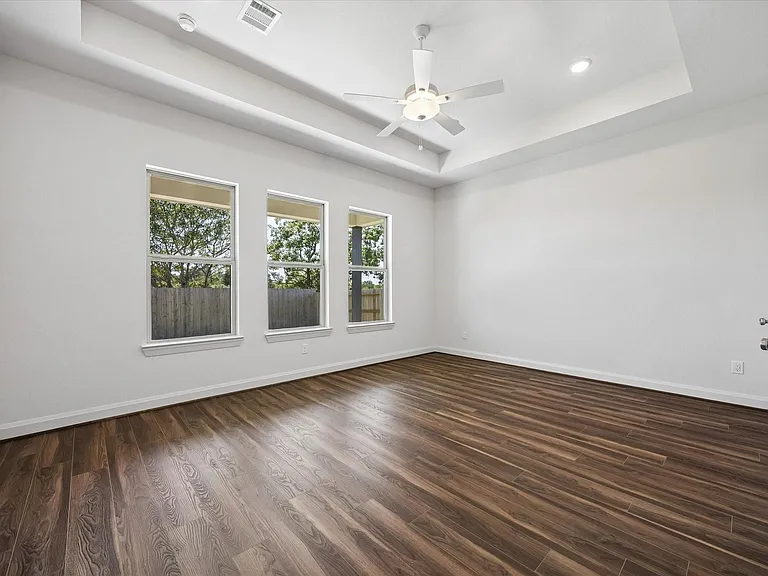 308 Legacy Point Dr — Photo 8
