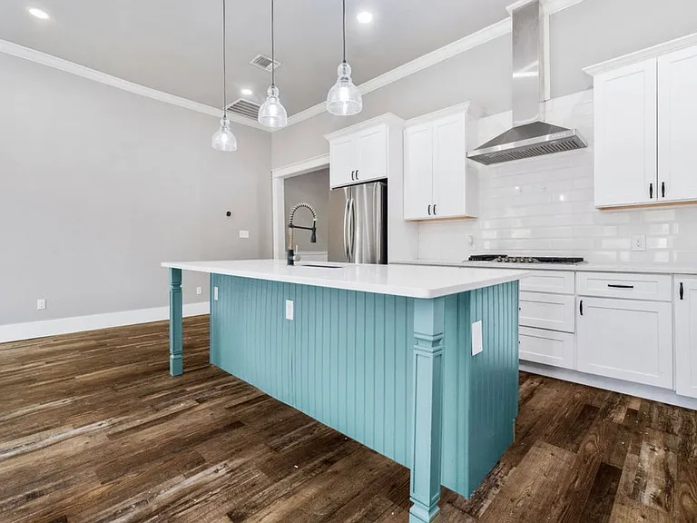 1018 Burnet St — Photo 15