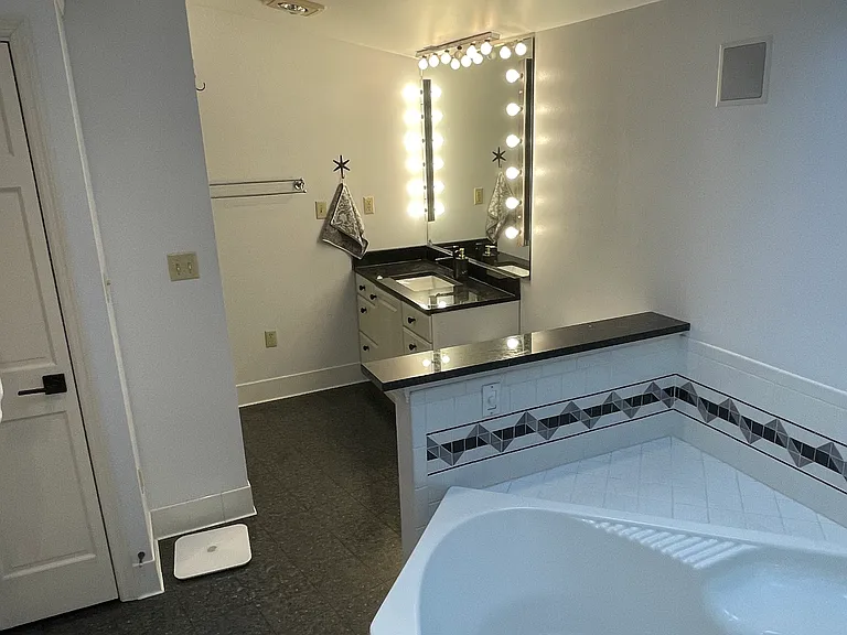 2044 N Booth St — Photo 18