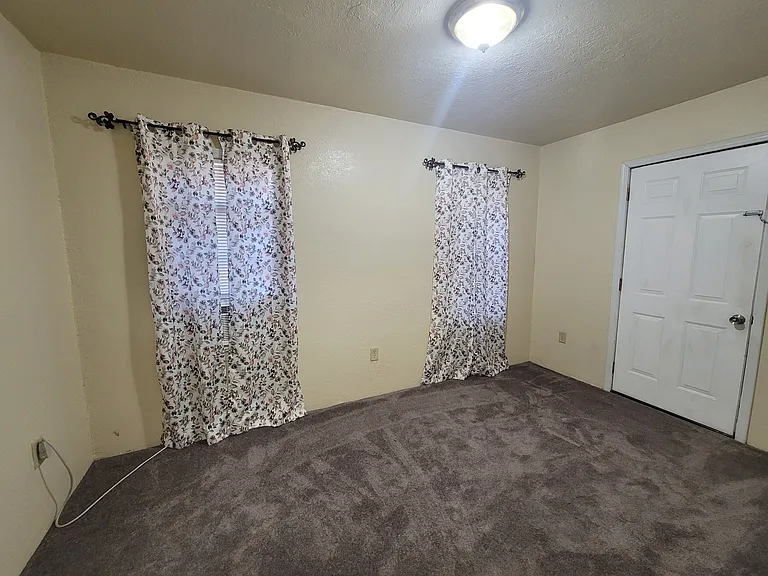 2404 Idaho St — Photo 8