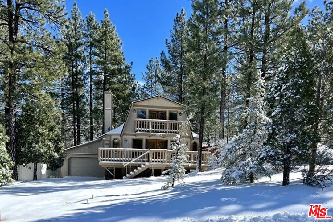 3 bed, 2.0 bath, 1298 sqft, $2,500 — Photo 2