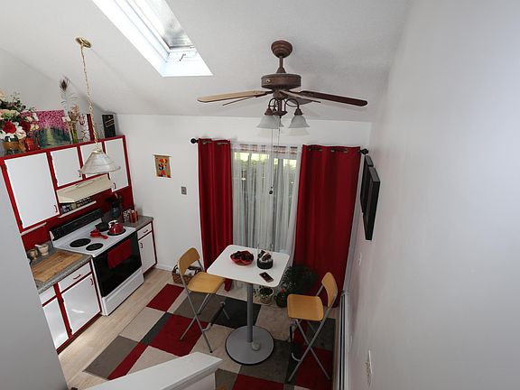 Kitchen/Dinning room.