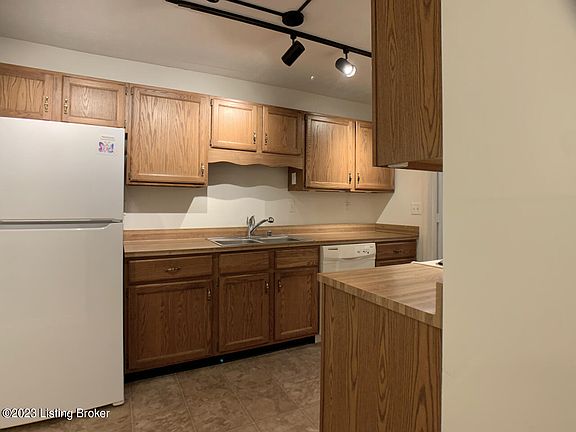 4th image of 504 Donard Park Ave