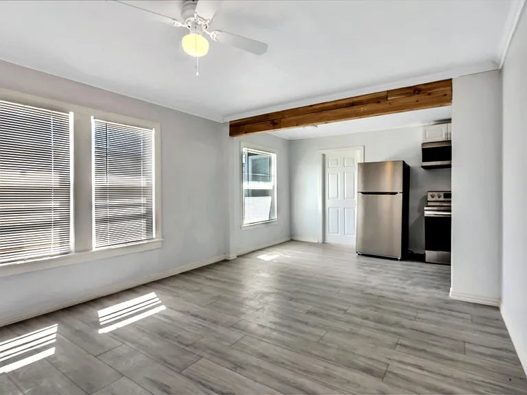 305 N Robinson St #D — Photo 24