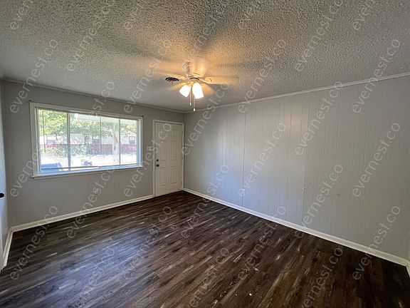 4th image of 4922 Willow St #B