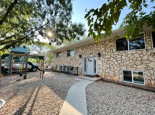 422 W Buckeye Reef Rd, Leeds, UT 84746