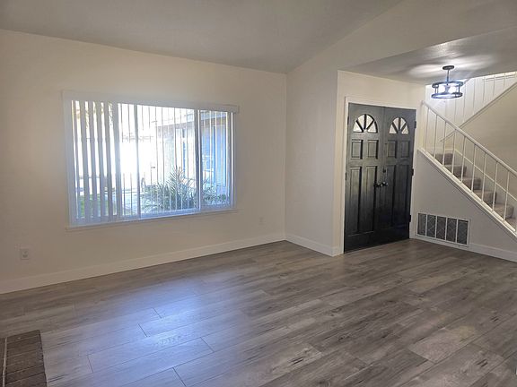 3rd image of 11629 Mount Jefferson Dr