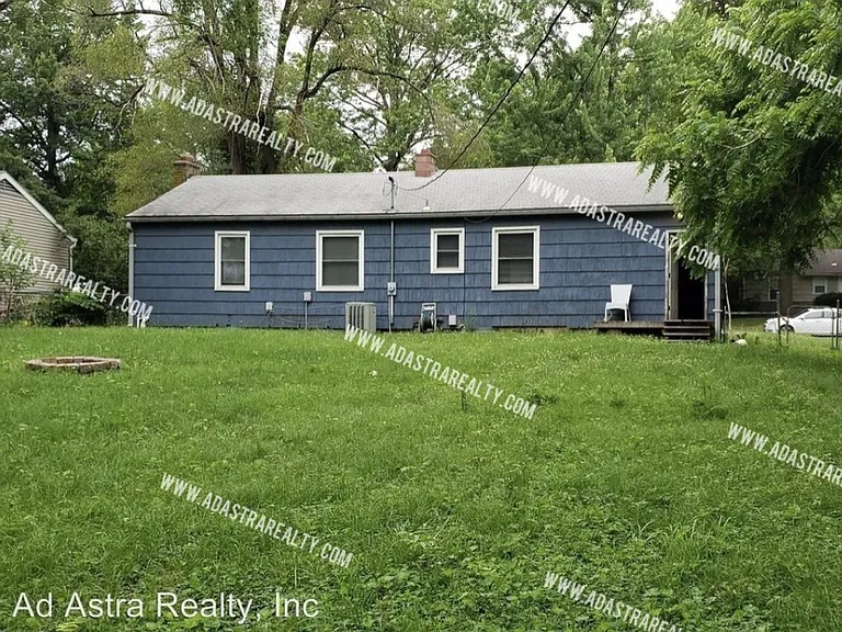 9203 Vaughn Ave — Photo 20