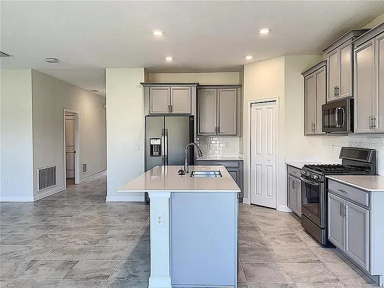 1307 Oak Crest St — Photo 10