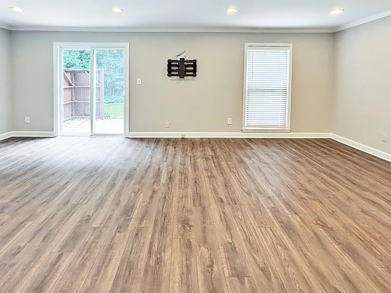 5030 Meadow Ln — Photo 6