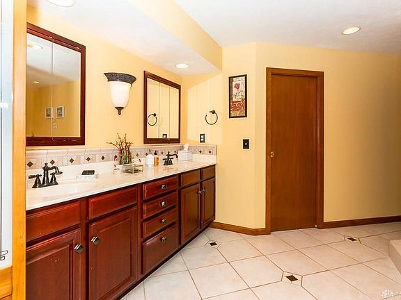 5th image of 615 Boxwood Ct