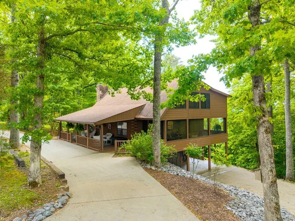 219 Lakeview Dr, Hayesville, NC 28904
