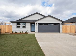 267 Samuel Lane Loop Rd, Phoenix, OR 97535