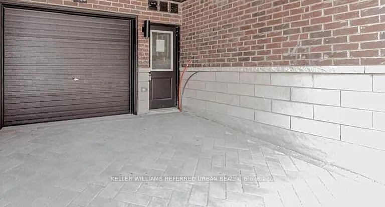 1579 Midland Ave — Photo 16