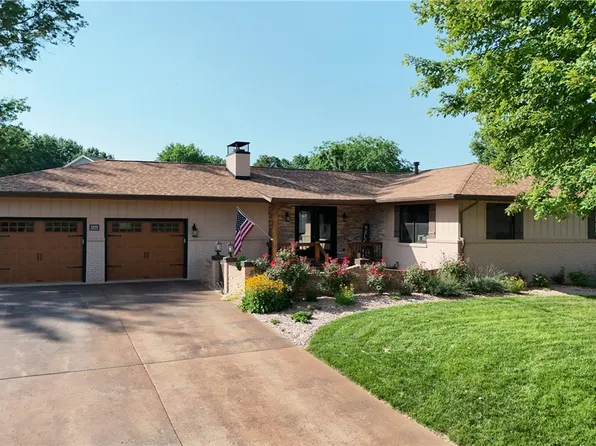 1010 Cardinal Dr, Effingham, IL 62401