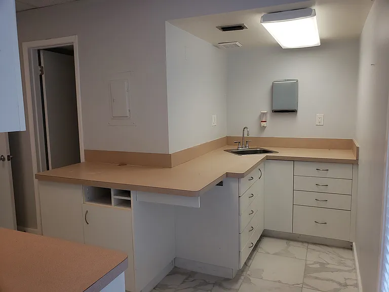 2015 S Tuttle Ave #E — Photo 7