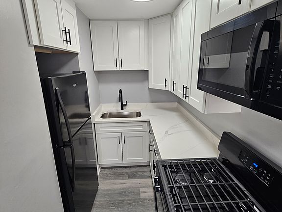 2nd image of 1442 S Central Ave APT 9