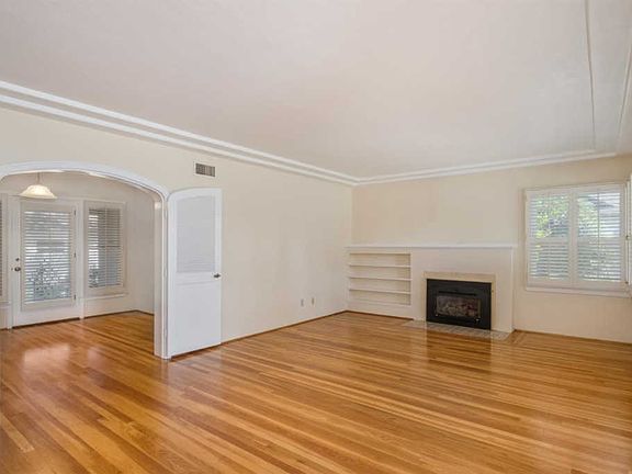 2nd image of 1832 N Farris Ave