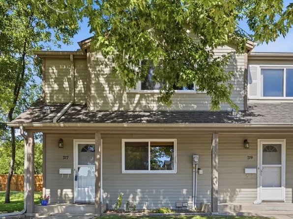 717 Village Dr, Strathcona County, AB T8A 4H9