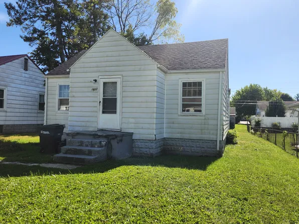 1821 E 21st St, Muncie, IN 47302
