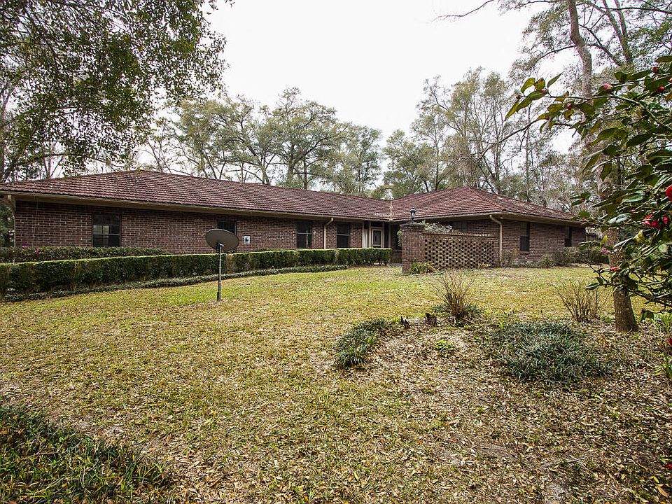 1st image of 183 Lee Dr N