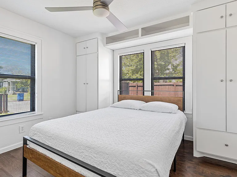 1230 S Montclair Ave — Photo 14