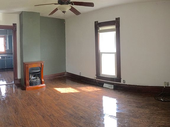 3rd image of 286 N Main St