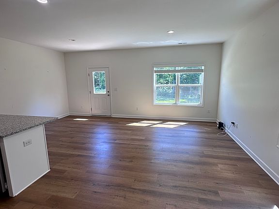3rd image of 2822 Fay Jones Rd