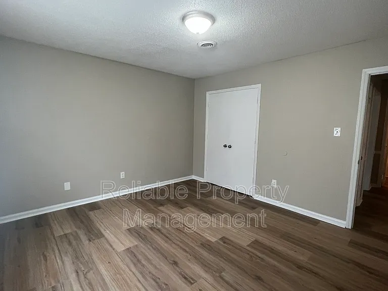 505 E Elizabeth St #B — Photo 6