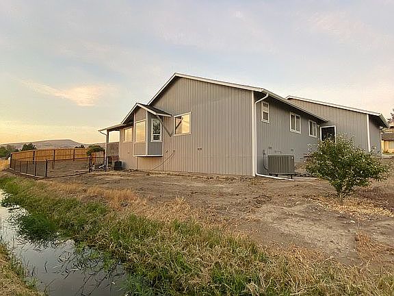 2nd image of 5200 N Sky Vista Ave