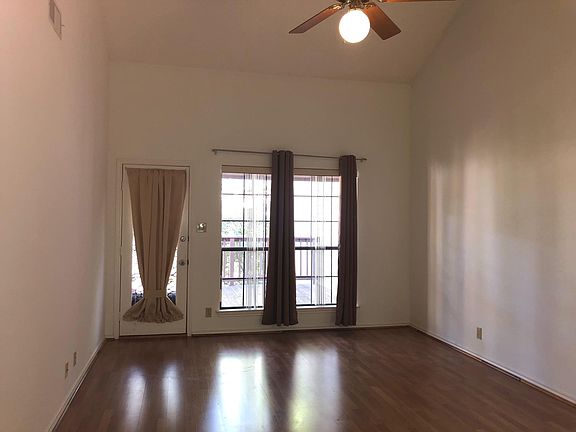 4th image of 17232 Beacon Woods