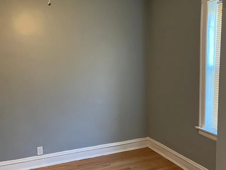 7933 S Woodlawn Ave #2W — Photo 9