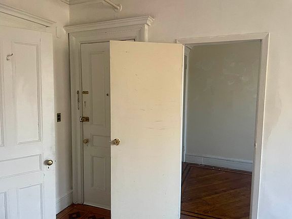 4th image of 428 Grand Ave #4