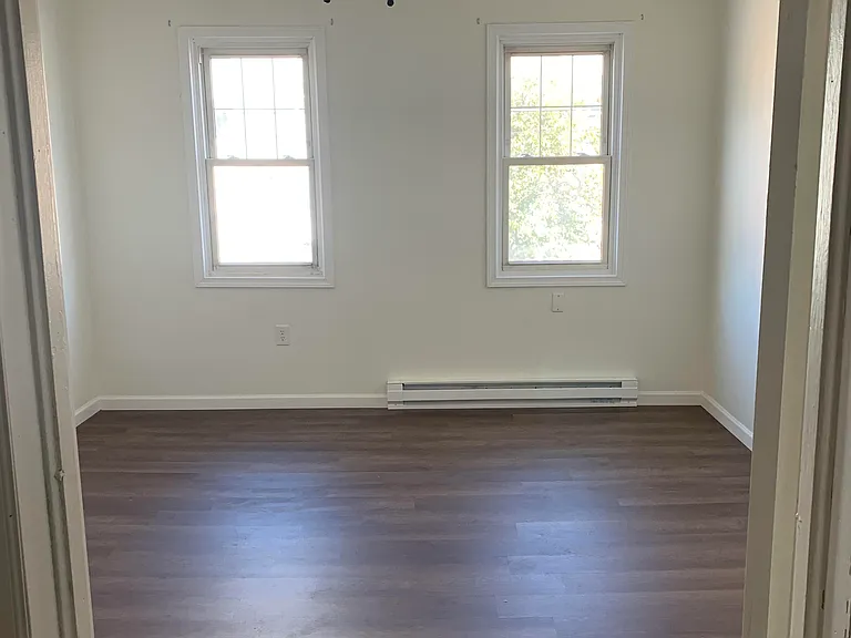 334 S Duke St — Photo 8