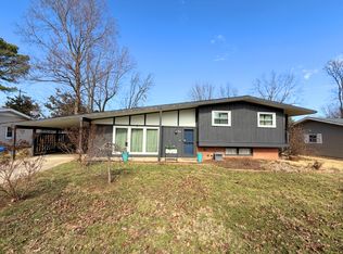 1702 W Taylor Dr, Carbondale, IL 62901