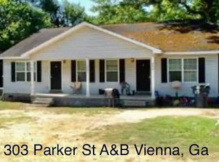 303 Parker St APT A-B, Vienna, GA 31092
