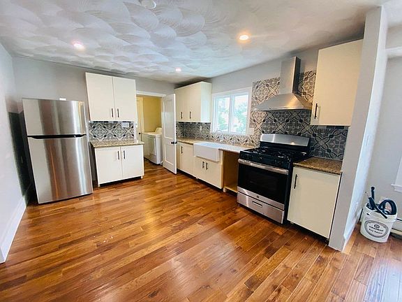 4th image of 44 Holyoke St Floor 2