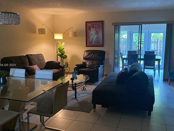 3rd image of 2520 Van Buren St APT 6
