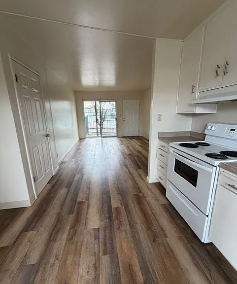 Montgomery Country Club Apartments — Photo 12