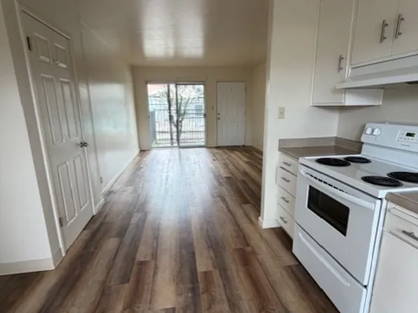 Montgomery Country Club Apartments