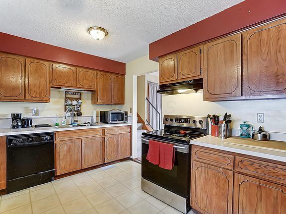 4th image of 1582 Morton Ct