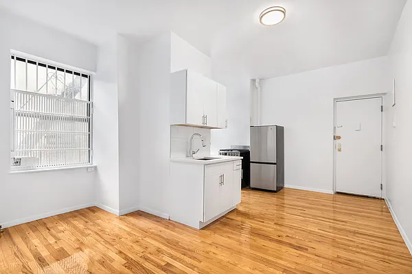 Rented by Compass | media 23