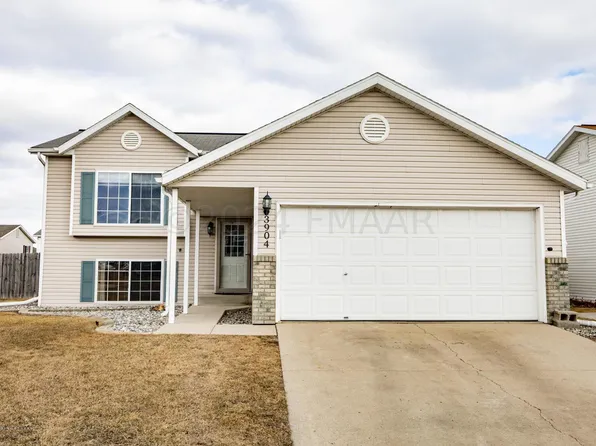 3904 34th St S, Fargo, ND 58104