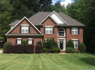 9108 Tenby Ln, Matthews, NC 28104