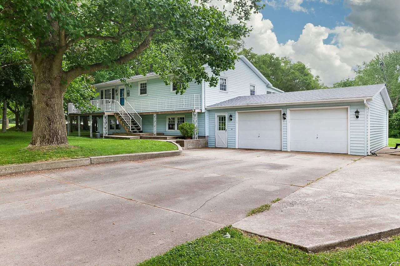 1303 W Ash Ave photo 1