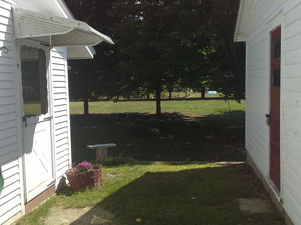 2nd image of 1646 Plains Rd