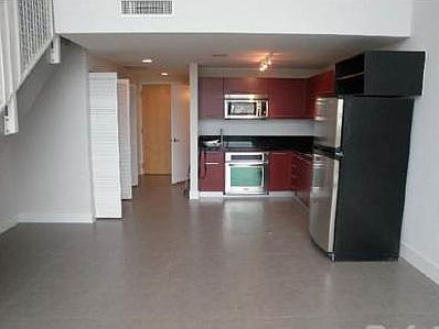 5th image of 253 NE 2nd St APT 420