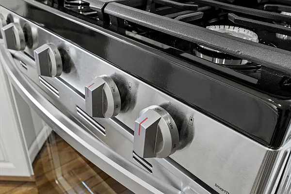 Rented by Compass | media 23