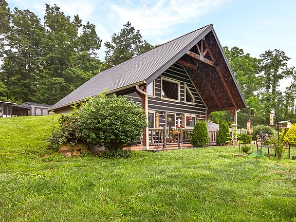 4th image of 2443 Mangus Rd